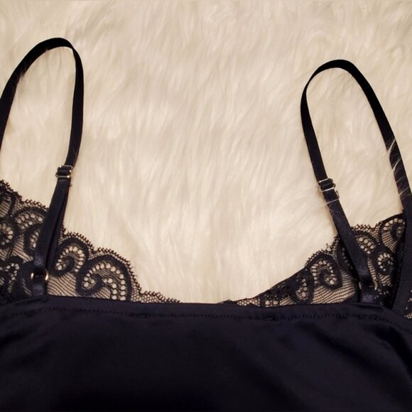 White House Black Market Wide Lace Hem Long Camisole in Navy Blue Size M - Picture 6 of 7